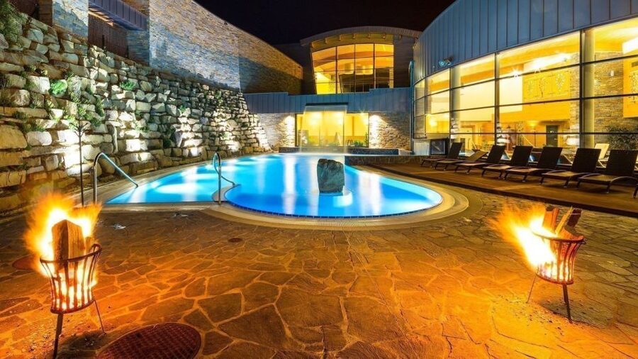 From Kraków; to Białka Thermal Baths private tour - What the private transport adds to the price