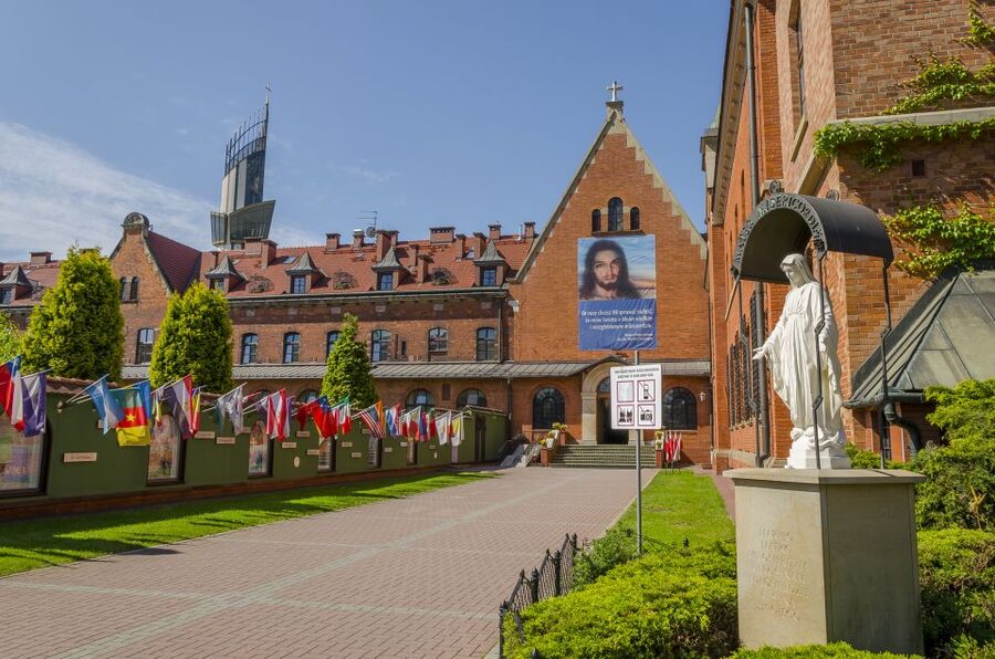 From Krakow: Wadowice & Sanctuary of Divine Mercy Tour - Kremowka and lunch in Wadowice