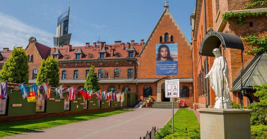 From Krakow: Wadowice & Sanctuary of Divine Mercy Tour - Pickup in Krakow and the road to Lagiewniki