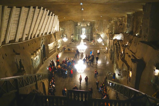 From Krakow: Wieliczka Salt Mine Group Transfer and Tour Options - Arriving at Wieliczka and finding the entrance