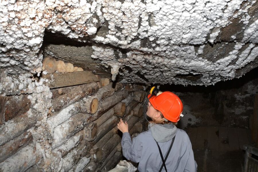 From Krakow: Wieliczka Salt Mine Half-Day Guided Tour - Chapel of Blessed Kinga: the underground centerpiece