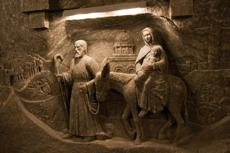 From Krakow: Wieliczka Salt Mine Half-Day Trip with Pickup - How the three-hour guided route feels