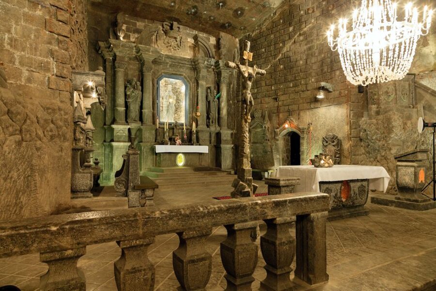 From Krakow: Wieliczka Salt Mine Tour with Guide - The 380-step descent sets the tone