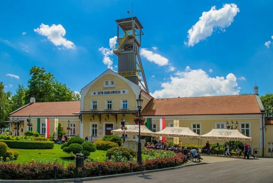 From Krakow: Wieliczka Salt Mine Tourist Route - What the guide adds to the four-hour visit