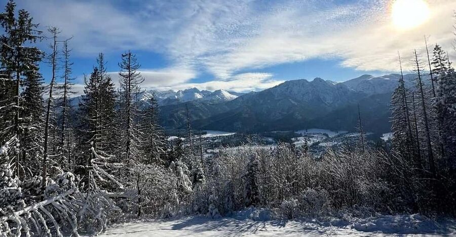 From Krakow: Zakopane Day Trip with Funicular & Food Tasting - Hotel pickup and the southbound ride