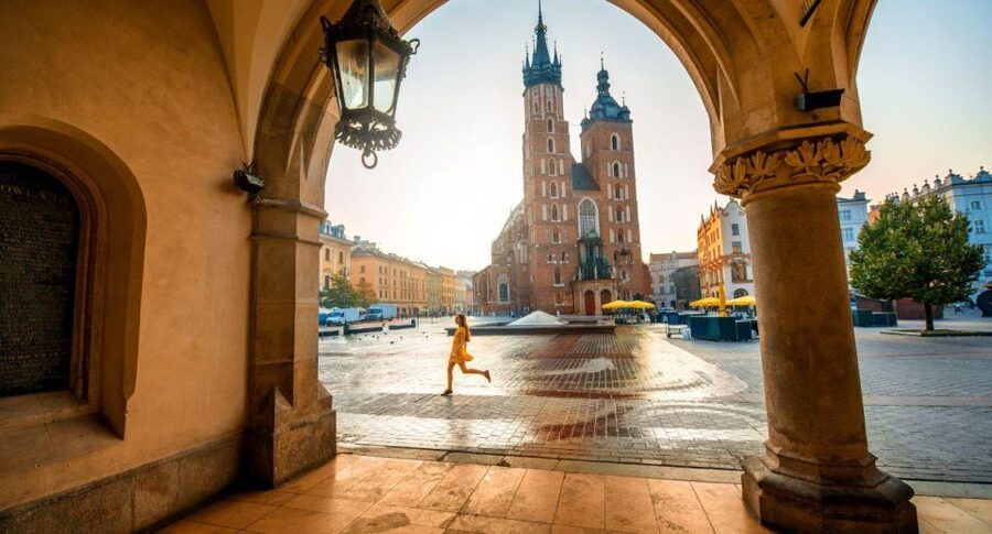 From Warsaw: Guided Tour to Wieliczka Salt Mine and Krakow - Why the Wieliczka Salt Mine is worth the long day