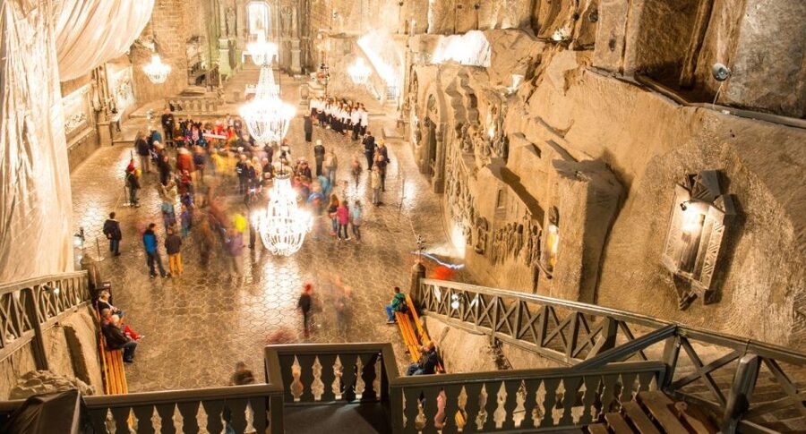 From Warsaw: Guided Tour to Wieliczka Salt Mine and Krakow - Krakow free time after the mine