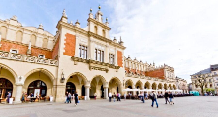 From Warsaw: Guided Tour to Wieliczka Salt Mine and Krakow - Who will enjoy this day most