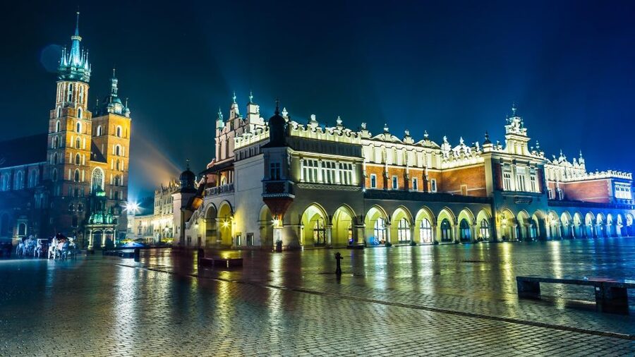 From Warsaw: Krakow Sightseeing Tour by Express Train - Why the express train makes Krakow possible in one day