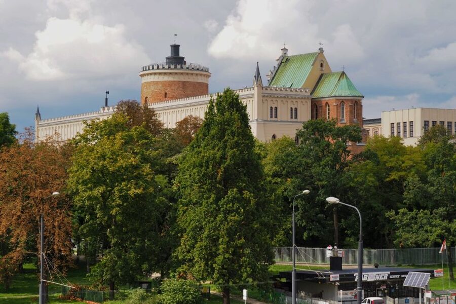 From Warsaw: Lublin and Majdanek State Museum Day Tour - One hour for lunch and a breather