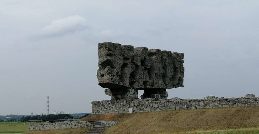From Warsaw: Lublin and Majdanek State Museum Day Tour - Guides and the feel of the service