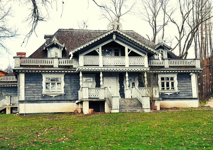 From Warsaw: Small-Group Tour to Bialowieza National Park - The Guide and Small-Group Experience