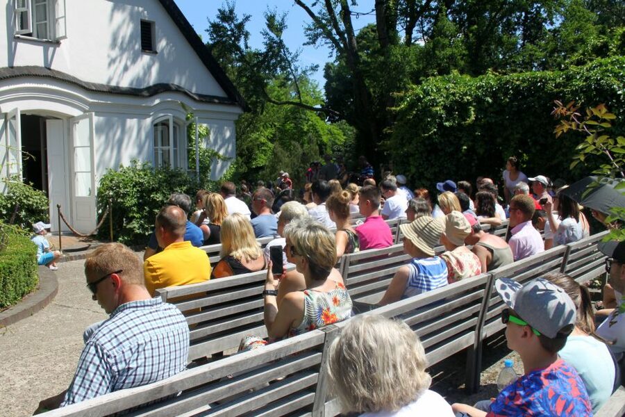 From Warsaw: Tour to Chopin's Birthplace - Żelazowa Wola - The drive from Warsaw in a private Mercedes van