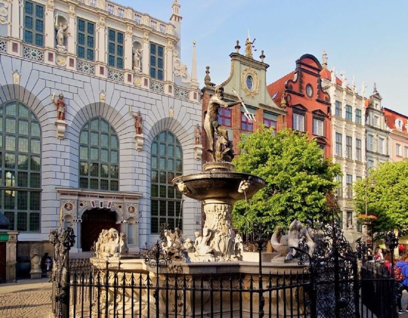 From Warsaw: Tour to Malbork Castle and Gdansk or Sopot - The journey from Warsaw: practical comfort over speed