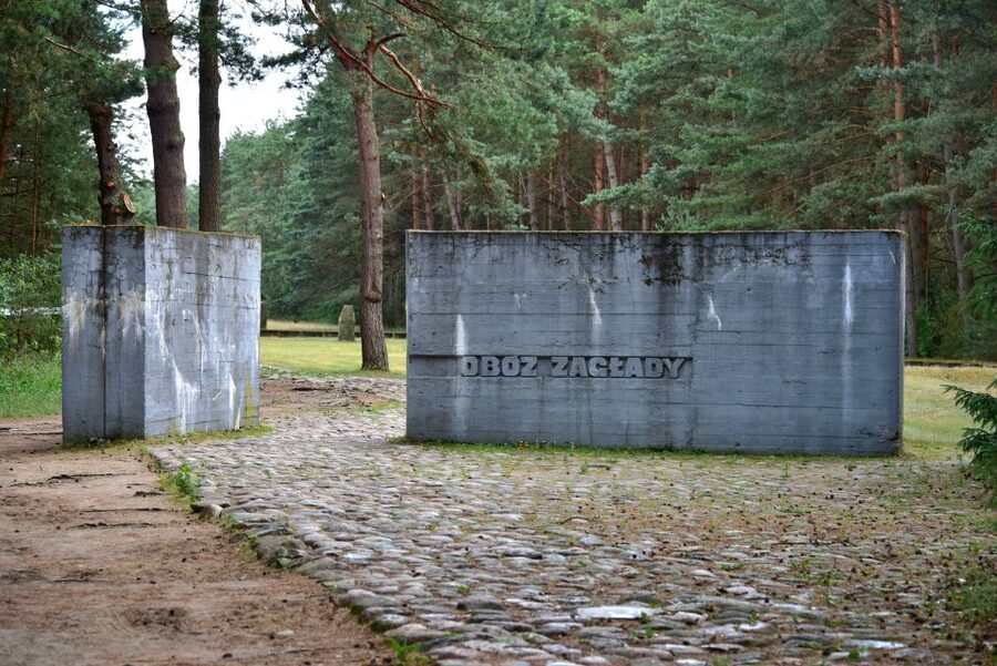 From Warsaw: Treblinka Extermination Camp Private Tour - The five-hour route from Warsaw