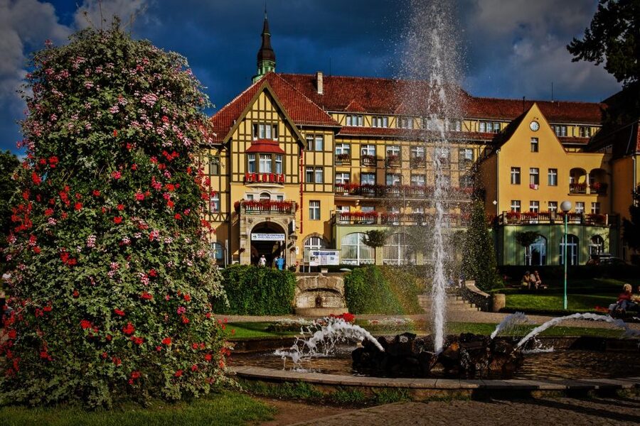From Wroclaw: Full-Day Stolowe Mountains Trekking Tour - Should you book this private mountain tour?