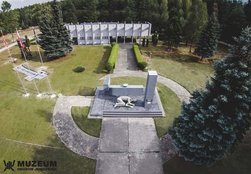 From Wrocław: Stalag Luft 3 Great Escape Tour - Inside the small museum