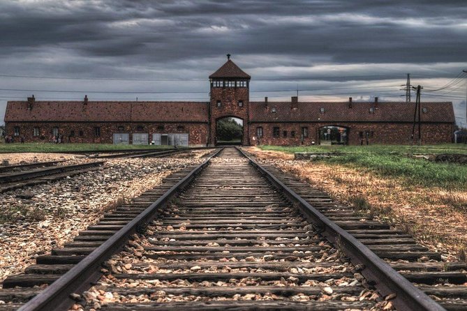 Full-Day Tour of Auschwitz and Wieliczka Salt Mine from Krakow - The short break and the packed lunch question