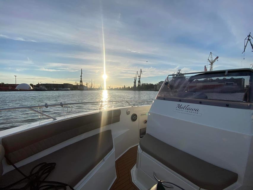 Gdańsk: Boat Cruise from Gdańsk Old Town to Sopot Marina - Passing the shipyard and harbour