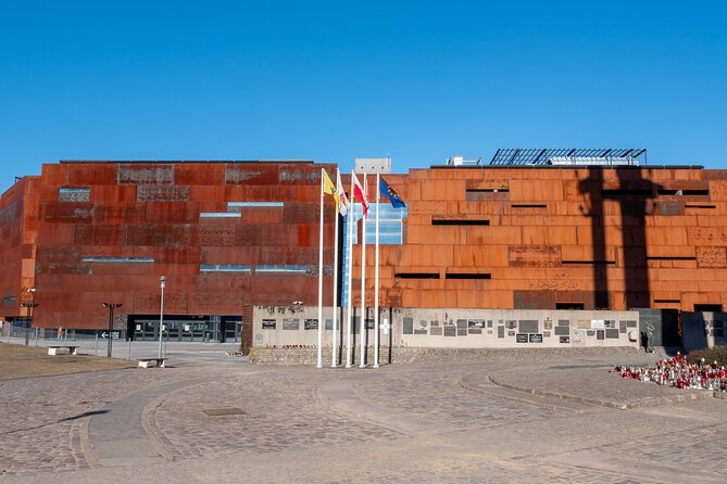 Gdansk European Solidarity Centre Guided Tour - Should you book the European Solidarity Centre tour?