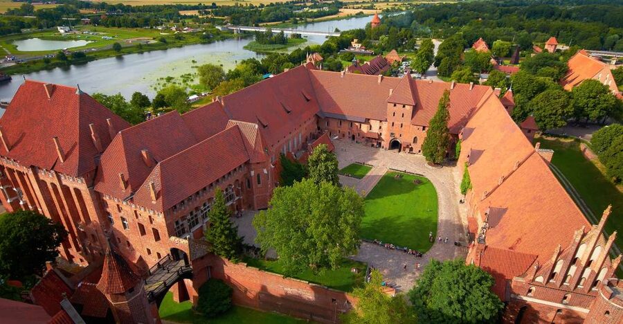 Gdansk: Malbork Castle Regular Tour - Why Malbork Castle deserves half a day