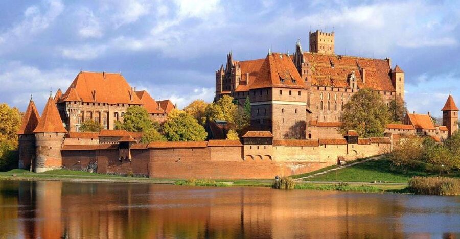 Gdansk: Malbork Castle & Westerplatte Tour with Local Lunch - Why Malbork Castle makes this a strong day trip