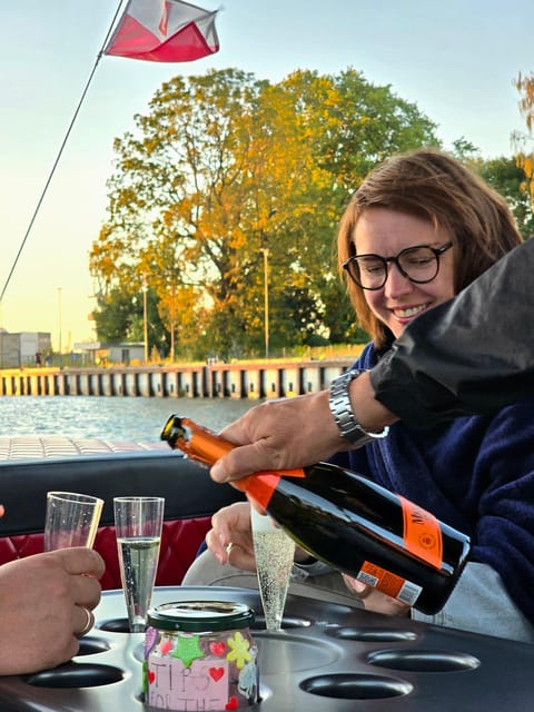Gdańsk: Motława River Eco Cruise at Sunset with Prosecco - Why the shipyard sunset is the real attraction