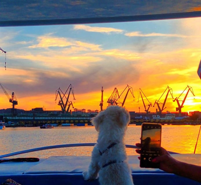 Gdańsk: Motława River Eco Cruise at Sunset with Prosecco - Prosecco, music, and the small-group feel