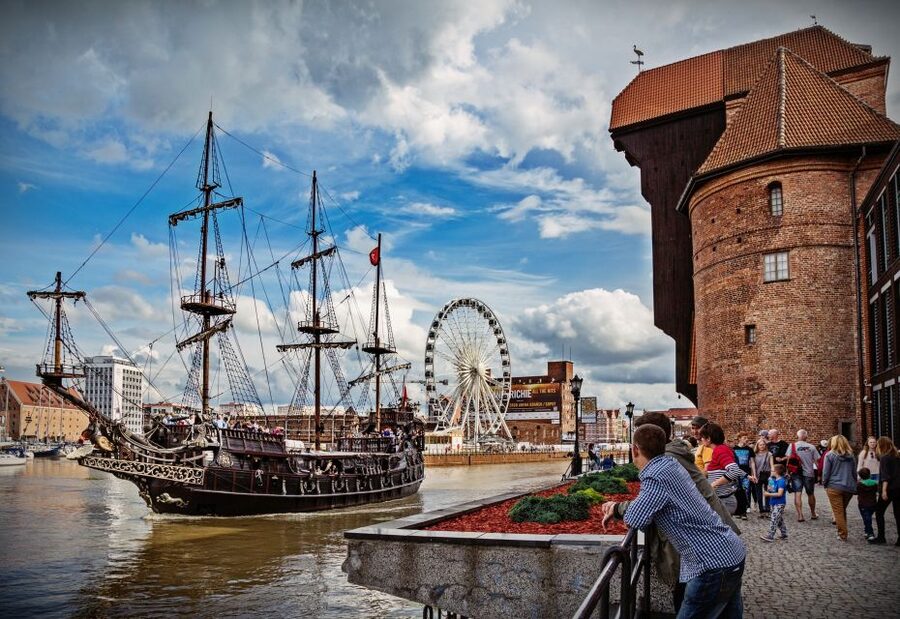 Gdansk Old Town Half-Day Private Walking Tour - Arthur’s Court and the city’s commercial life