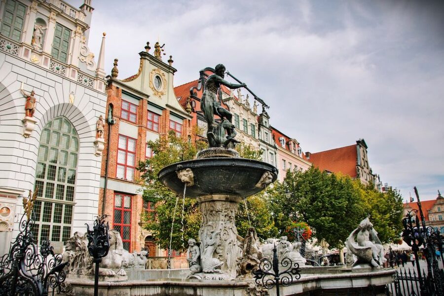 Gdansk Old Town Half-Day Private Walking Tour - Amber polishing and a local craft