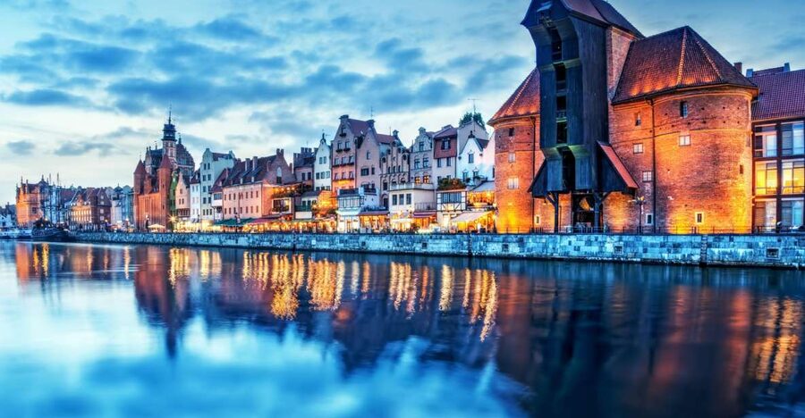 Gdańsk: Old Town Private Walking Tour with Legends and Facts - Long Market, Neptune’s Fountain, and Artus Court