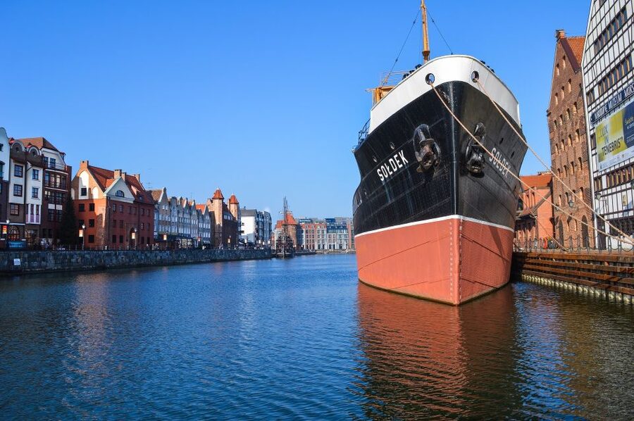 Gdańsk: Old Town Private Walking Tour with Legends and Facts - The Great Armoury and the end of the classic walk