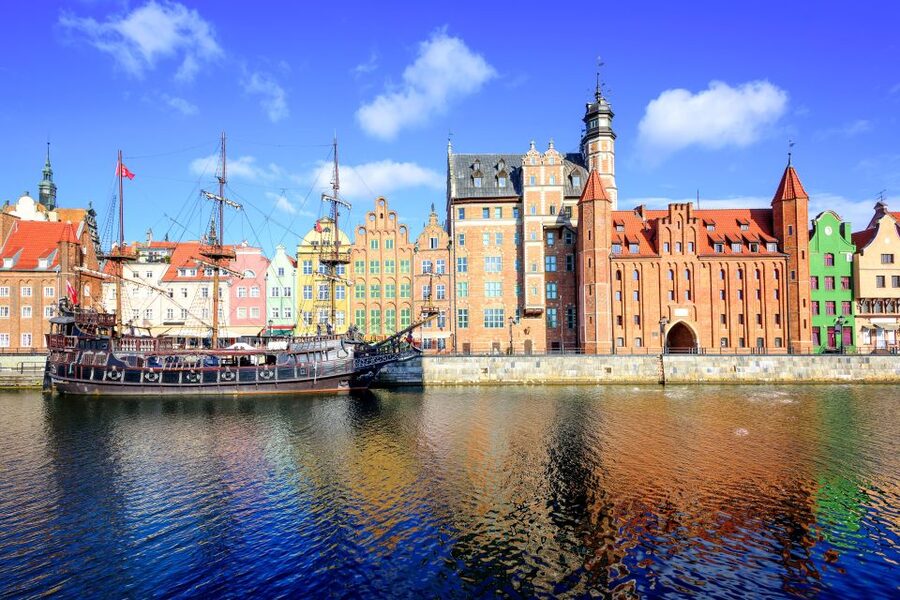 Gdańsk: Old Town Private Walking Tour with Legends and Facts - St Bridget’s Church and the amber altar