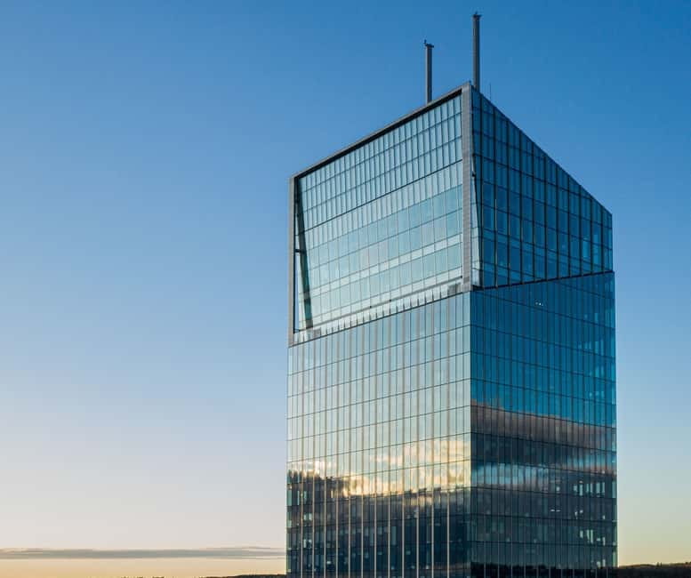 Gdańsk: Olivia Star Sky-High Views, Dinner, and Cocktails - Two Gdańsk views in one outing