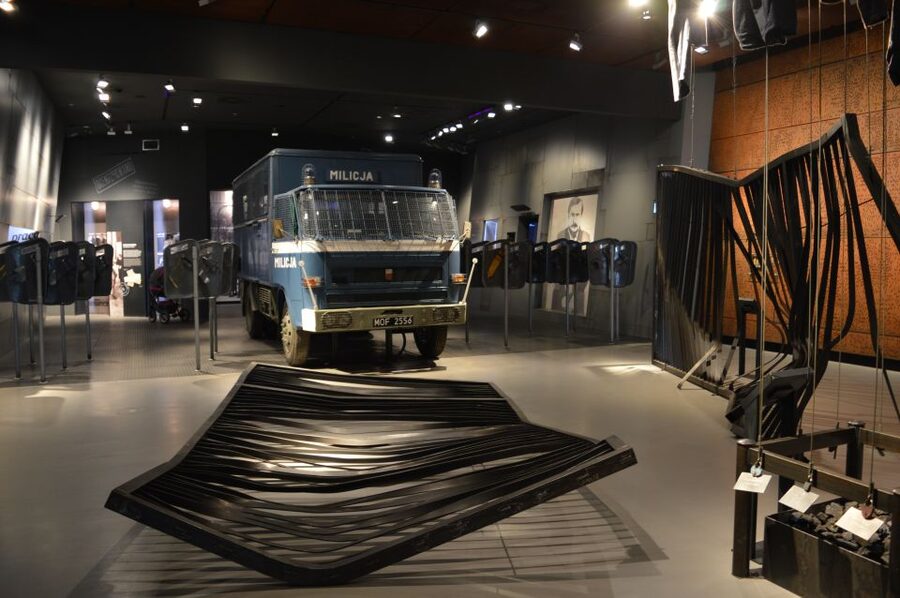 Gdansk: Private Communism Tour with Solidarity Center Museum - What the private format adds