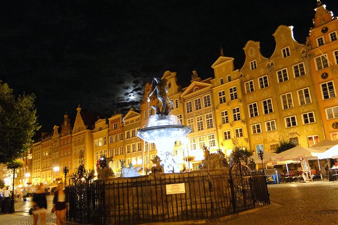 Gdansk: Pub Crawl with Free Drinks - The nightclub finish and what VIP entry means