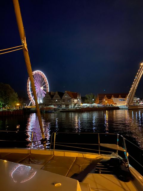Gdansk: Scenic Evening Yacht Cruise with Welcome Drink - Seeing Gdańsk from the Motława River