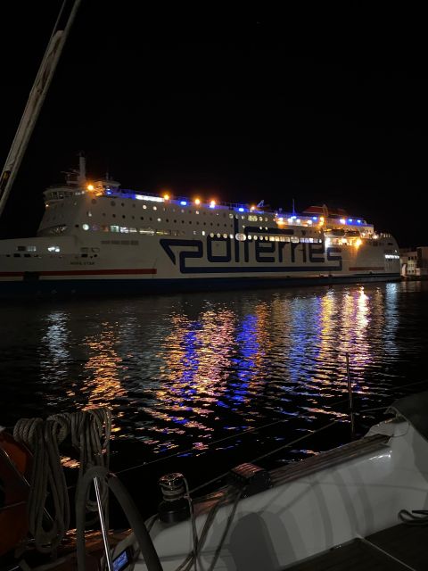 Gdansk: Scenic Evening Yacht Cruise with Welcome Drink - Prosecco in summer, mulled wine in winter