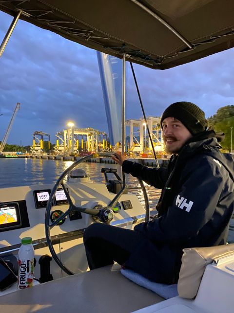 Gdansk: Scenic Evening Yacht Cruise with Welcome Drink - Evening timing and value at $30