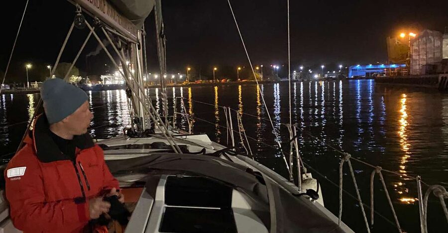 Gdansk: Scenic Evening Yacht Cruise with Welcome Drink - The Gdańsk Shipyard and the birth of Solidarity