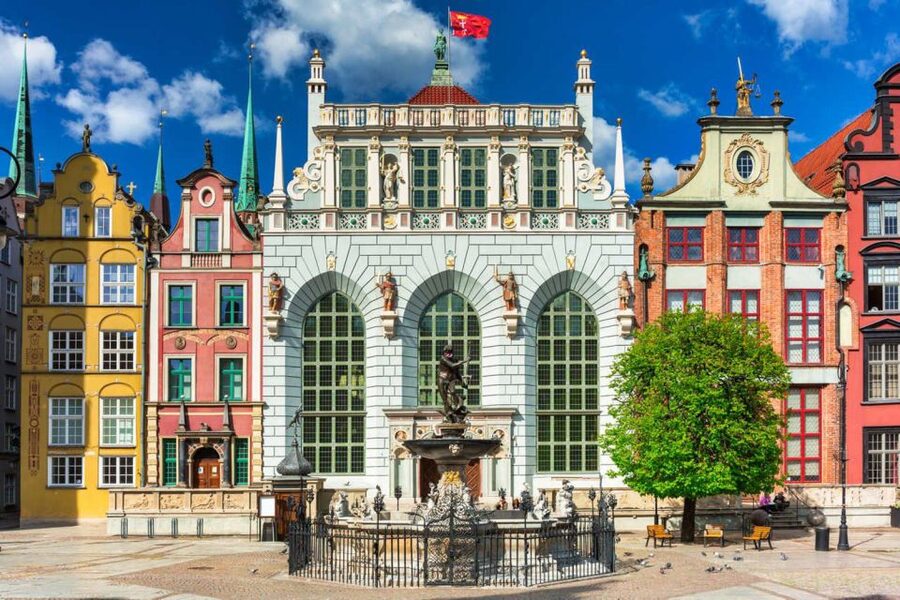 Gdansk: Small Group Walking Tour - Starting beneath Neptune on Dlugi Targ