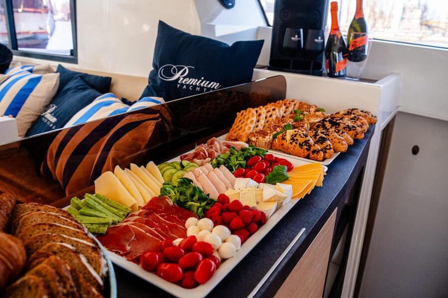 Gdansk/Sopot: Breakfast Cruise on a Catamaran - Should you book the Gdańsk or Sopot breakfast cruise?