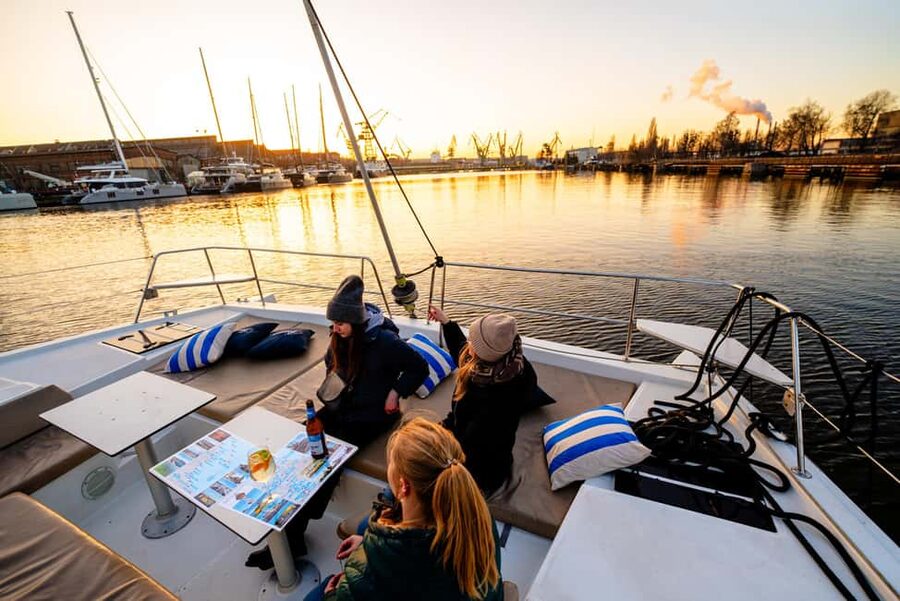 Gdansk/Sopot: Breakfast Cruise on a Catamaran - Boarding in Sopot from 9:30 to 10:15