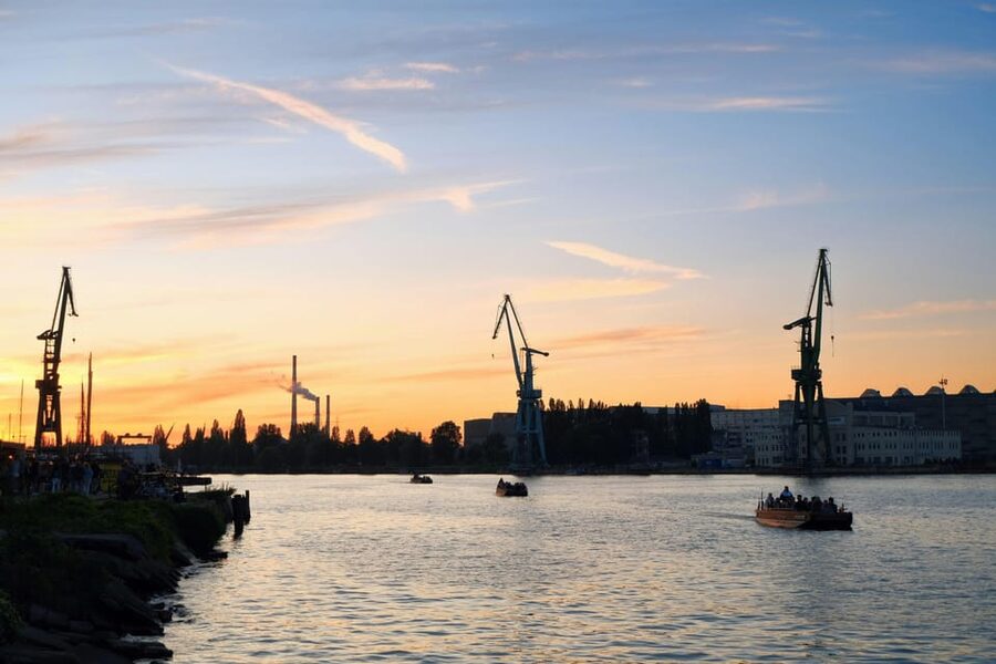 Gdansk, Sopot & Gdynia Road Trip with a Local Guide - Gdansk: start with the region’s historic heart