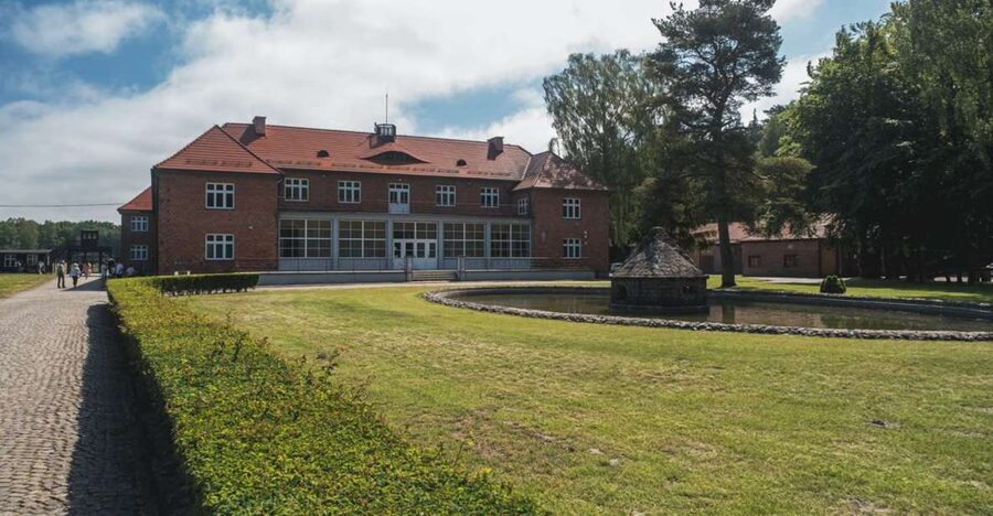 Gdansk: Stutthof Concentration Camp Regular Tour - Meeting the Stutthof Museum guide