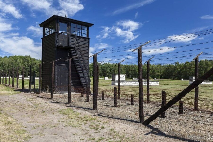 Gdansk: Stutthof Concentration Camp Regular Tour - The one-hour ride from Gdansk to Sztutowo