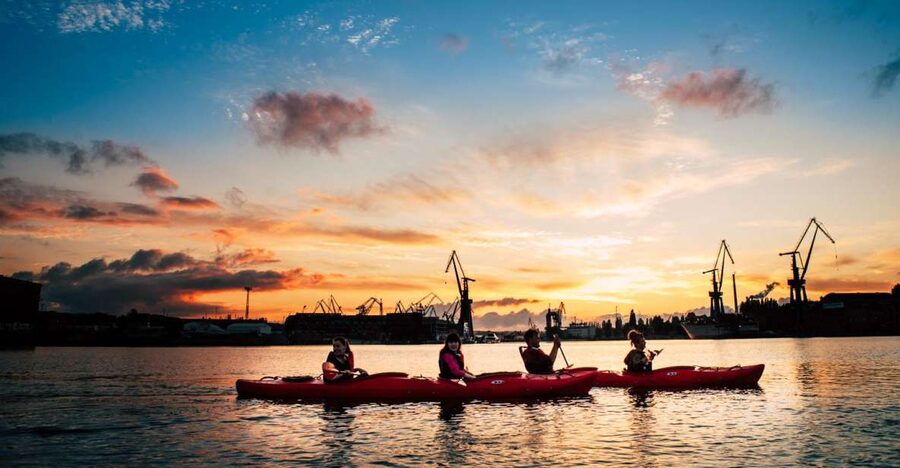 Gdansk: Sunset Kayak Tour - Meeting at Dokowa 1 Near the Shipyard