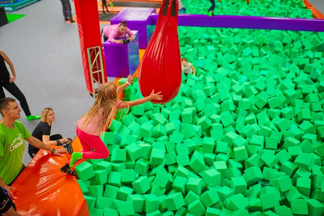 GOjump MEGAPARK Kraków-Sikorki - 1 hour Trampoline Park ticket - Arriving early for the hourly session