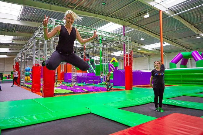 GOjump MEGAPARK Kraków-Sikorki - 1 hour Trampoline Park ticket - The warm-up and safety briefing
