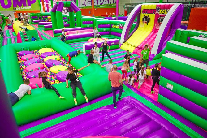 GOjump MEGAPARK Kraków-Sikorki 1h ticket: GOair Inflatable Park - What the GOair hour is really like